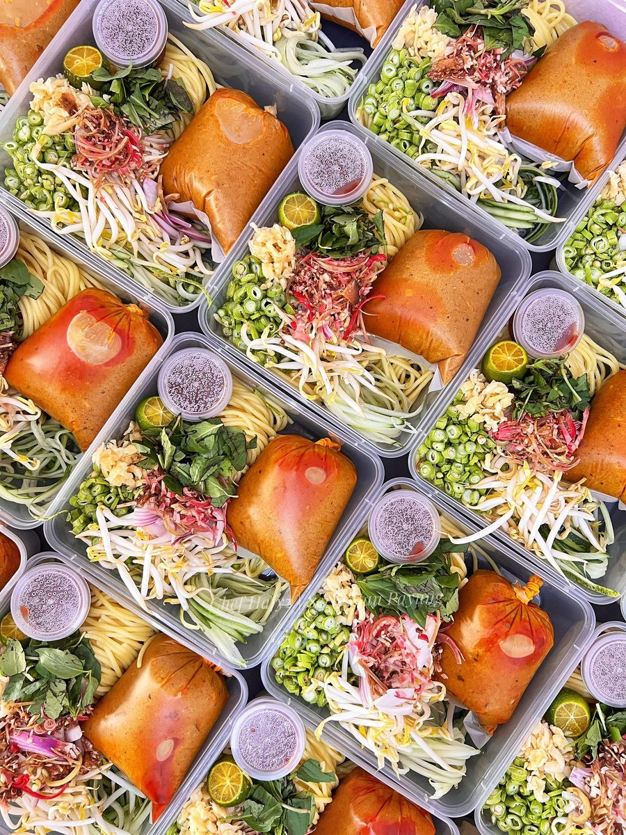 Laksa Johor dalam bekas individu